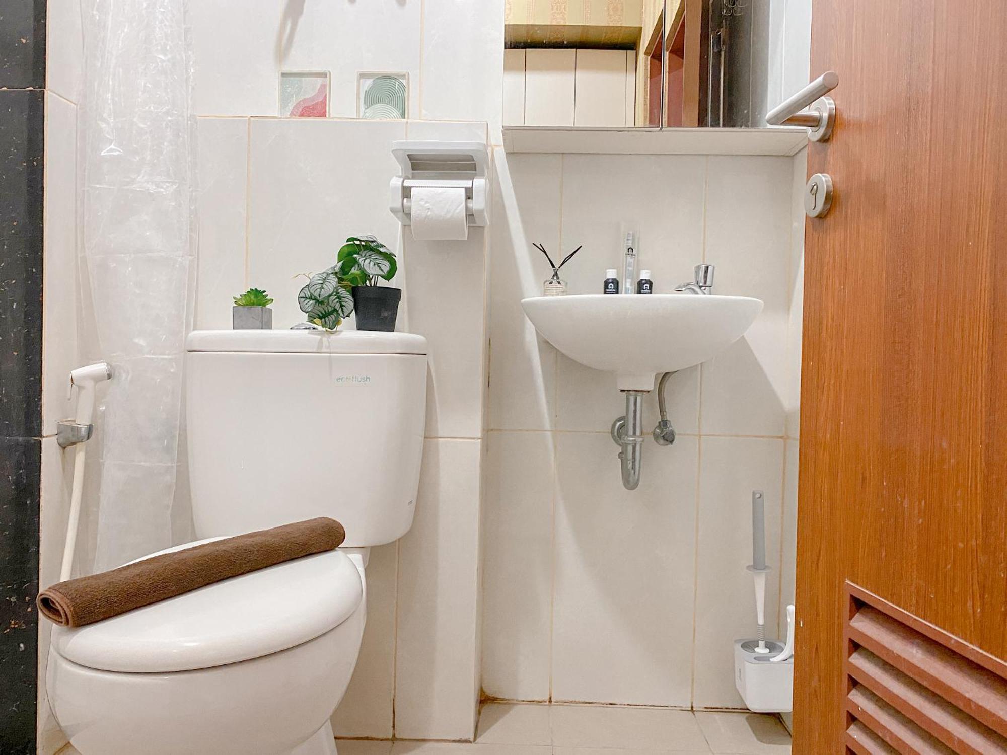 Apartemen Cozy Grand Kamala Lagoon By Travelio Bekasi